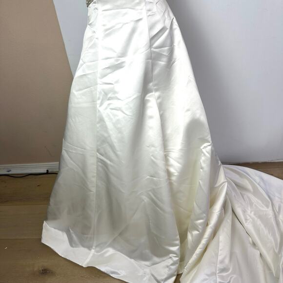 Oleg Cassini Collection Strapless Satin Princess Wedding Dress Size 8 - Picture 6 of 16